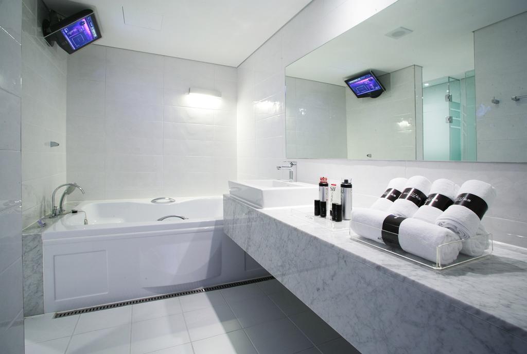 Antives Hotel Коян Номер фото